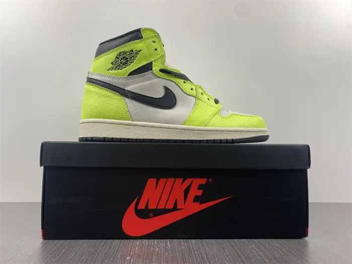 AIR JORDAN 1 HIGH OG "VOLT" -555088-702 