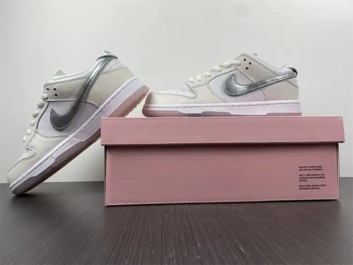 Diamond Supply Co. x Dunk Low Pro SB 'White Diamond' 