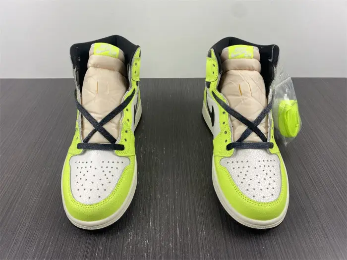 AIR JORDAN 1 HIGH OG "VOLT" -555088-702 