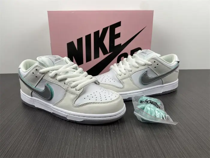 Diamond Supply Co. x Dunk Low Pro SB 'White Diamond' 