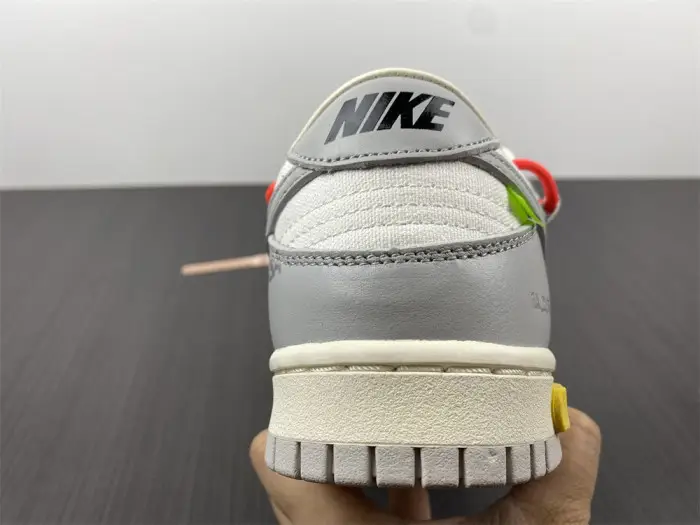 O-W  X DUNK LOW “06 OF 50” 