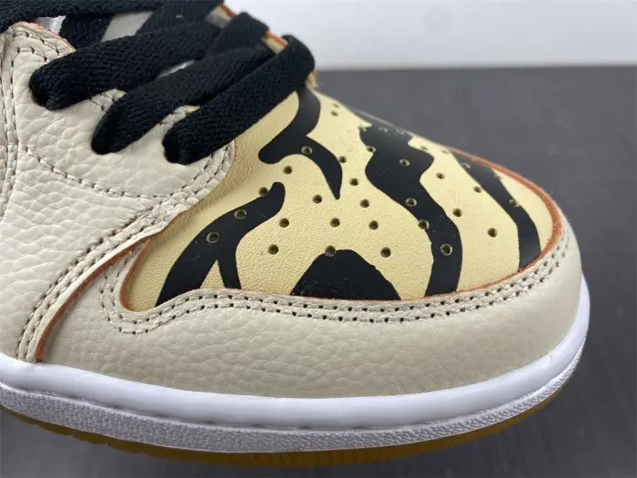Jordan 1 Low OG Year of the Tiger-DH6932-100 