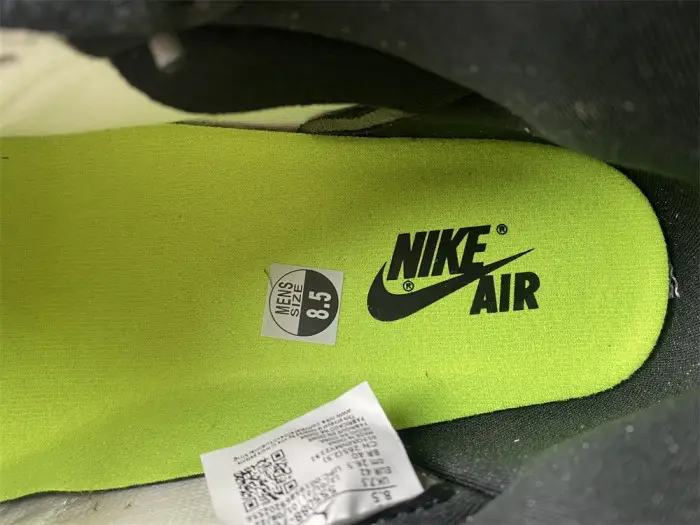 AIR JORDAN 1 HIGH OG "VOLT" -555088-702 