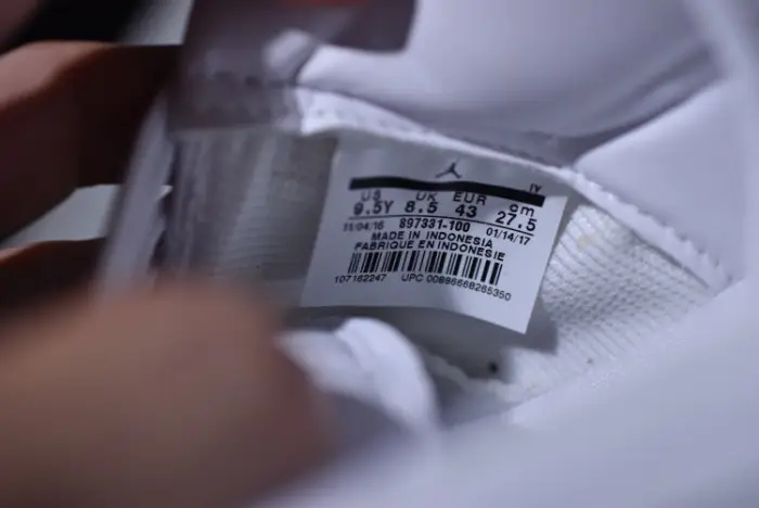 Air Jordan 11 Low Heiress Frost White 