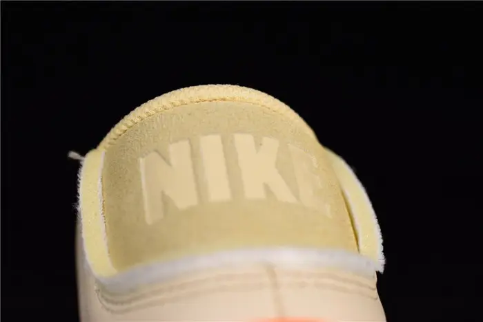 O-W Nike Blazer Studio Mid Pale Vanilla 