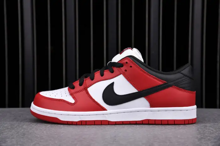 Nike SB Dunk Low Chicago DFF415