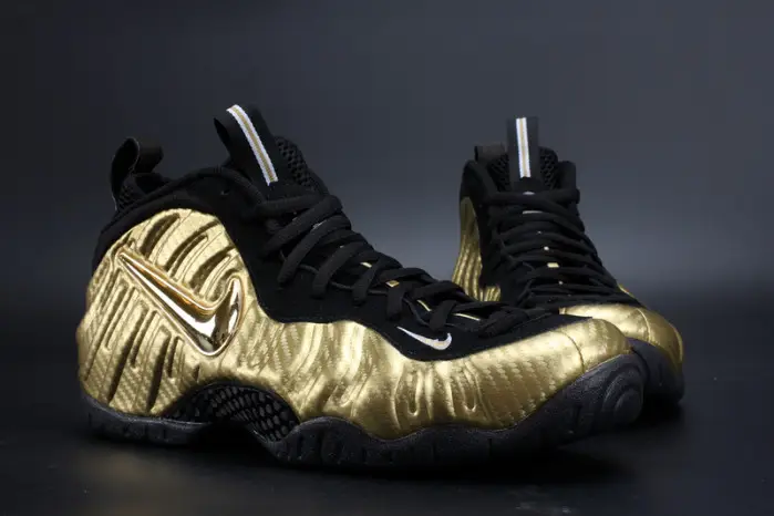 Air Foamposite Pro “Metallic Gold” Black mens 