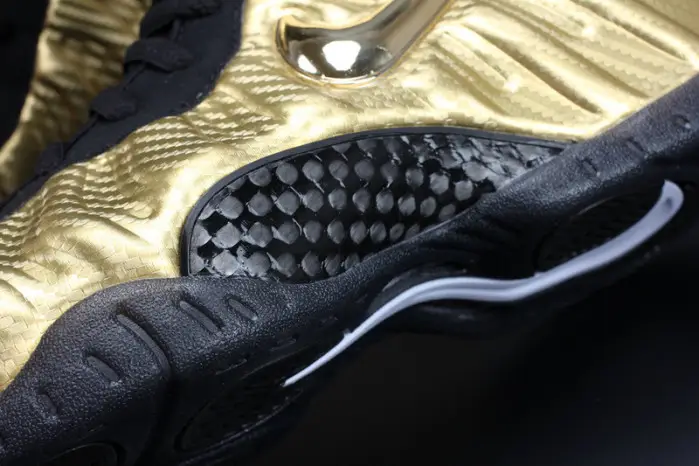 Air Foamposite Pro “Metallic Gold” Black mens 