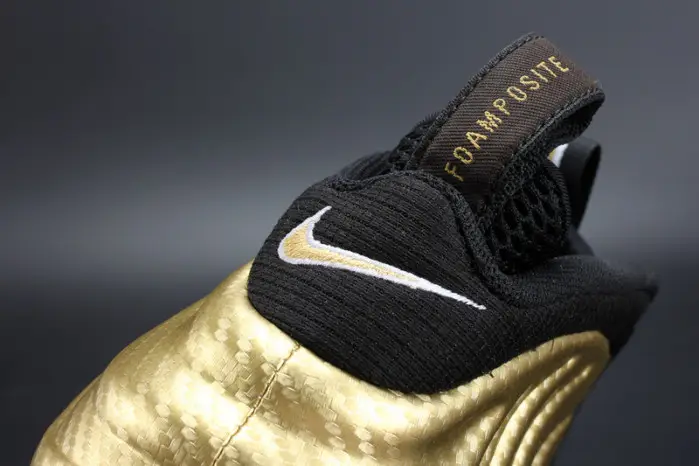 Air Foamposite Pro “Metallic Gold” Black mens 