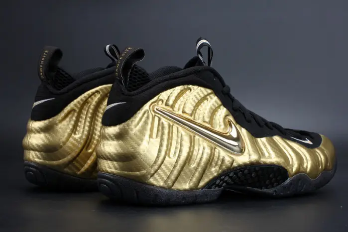 Air Foamposite Pro “Metallic Gold” Black mens 