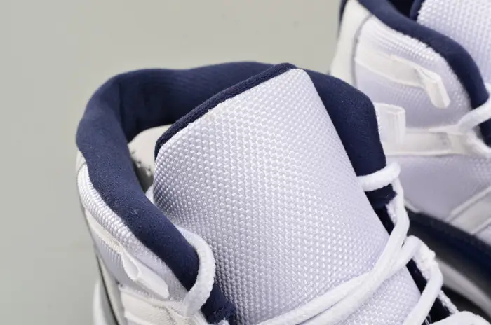 AIR JORDAN 11 RETRO BG (GS) "WIN LIKE '82" university blue womens 