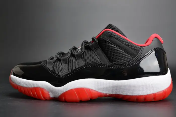 AIR JORDAN 11 RETRO LOW "BRED" BLACK/ RED mens DBFC610