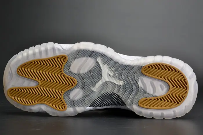 AIR JORDAN 11 RETRO P1NNACLE GOLD womens 
