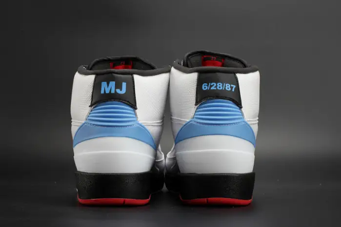 AIR JORDAN 2 RETRO UNC“Alumni” mens 