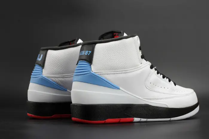 AIR JORDAN 2 RETRO UNC“Alumni” mens 