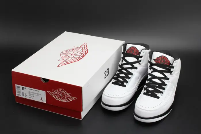 AIR JORDAN 2 RETRO UNC“Alumni” mens 