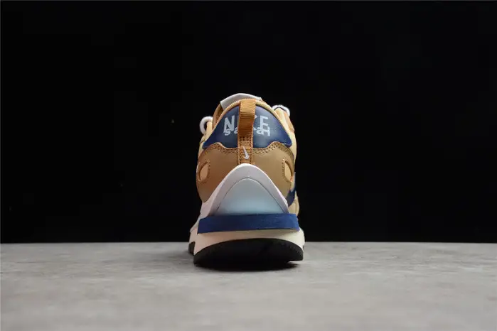 NIKE VAPORWAFFLE SESAME BLUE VOID 