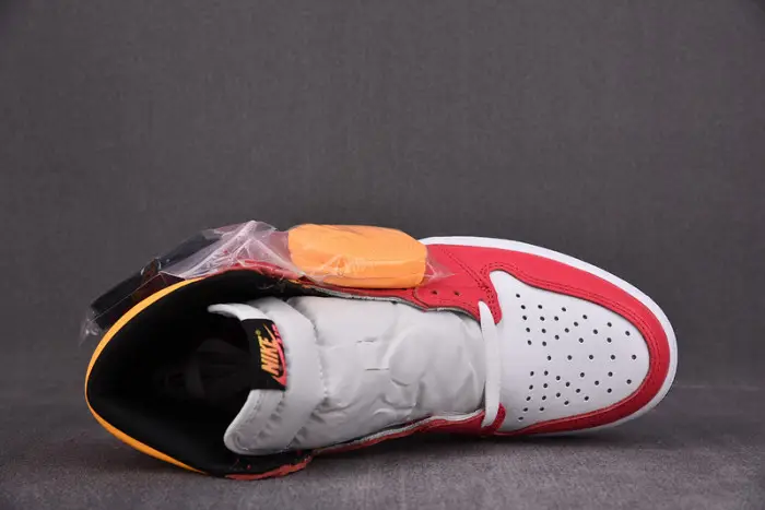 Air Jordan 1 Light Fusion Red 