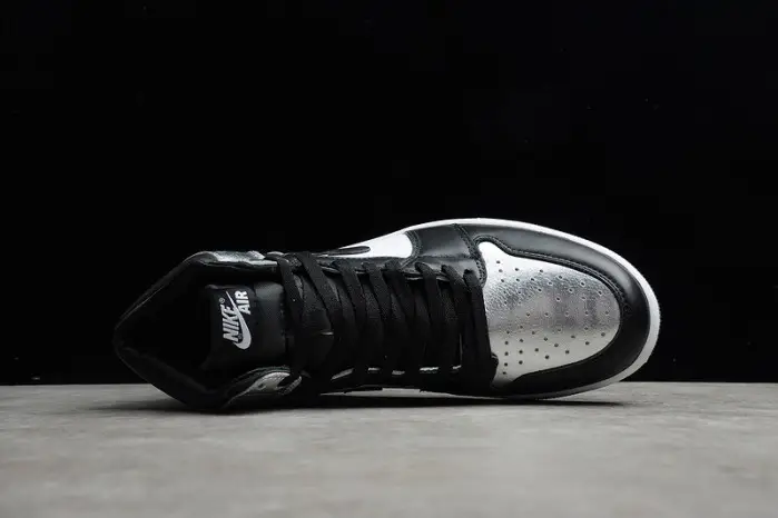 Air Jordan 1 Silver Toe 