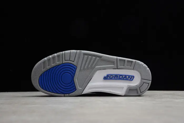 Air Jordan 3 Retro "Varsity Royal" 