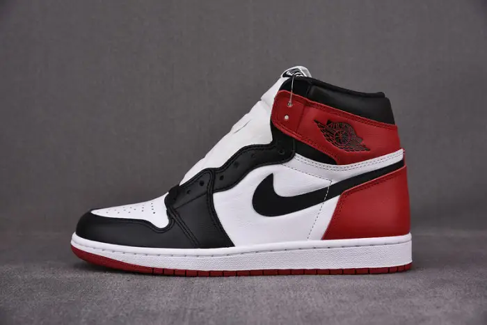 AIR JORDAN 1 High OG “Black Toe” white/ black-varsity red  CEBDB749