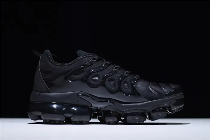 Nike Air VaporMax Plus Triple Black 