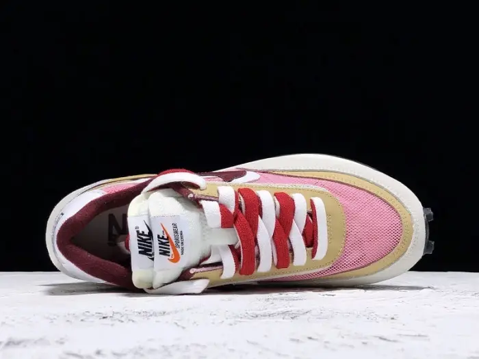 Sacai x Nike LDV Waffle pink 