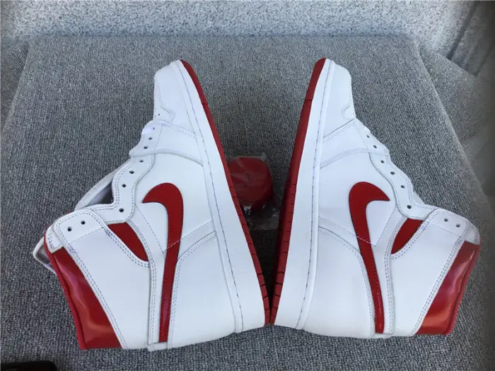 AIR JORDAN 1 RETRO HIGH OG “METALLIC RED” 