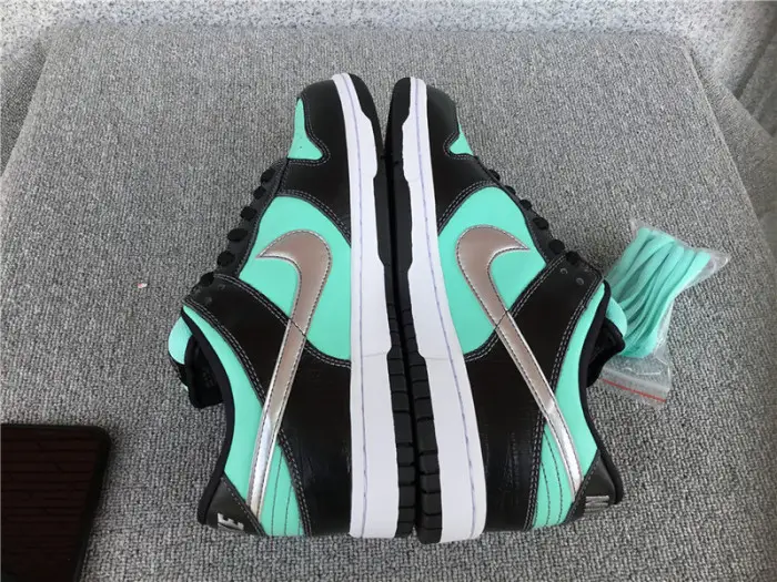 Nike Dunk SB Low Diamond Supply 