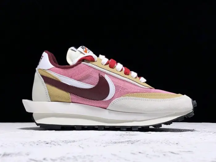 Sacai x Nike LDV Waffle pink 