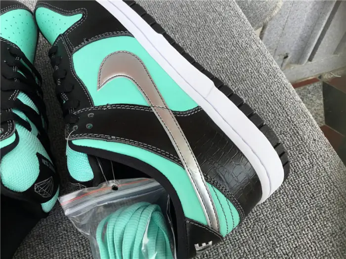 Nike Dunk SB Low Diamond Supply 