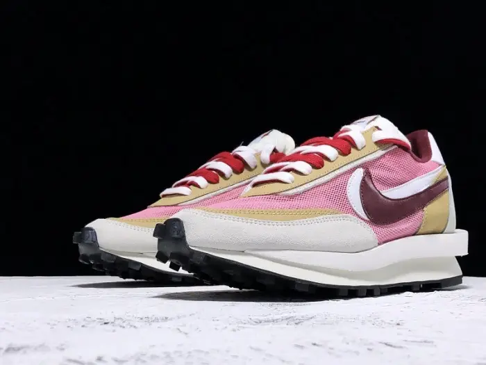 Sacai x Nike LDV Waffle pink 