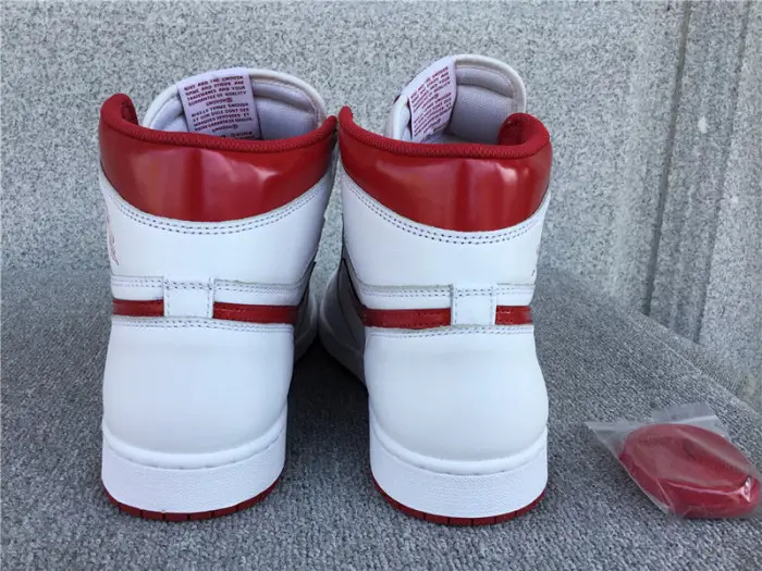 AIR JORDAN 1 RETRO HIGH OG “METALLIC RED” 