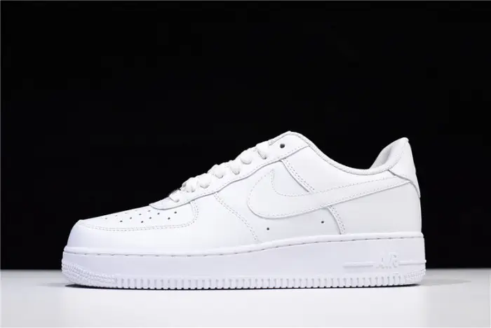 Nike  Air Force 1 '07 LV8 NBA Sz 18 White/  Black Athletic Shoes AED2180