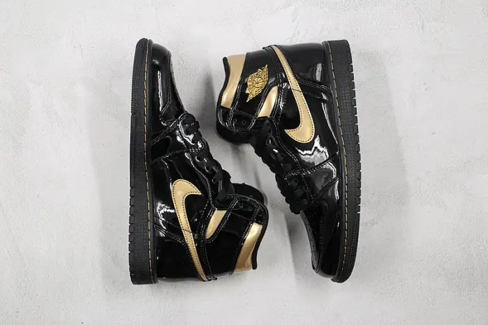 Air Jordan 1 High OG Patent ‘Black Gold’ 