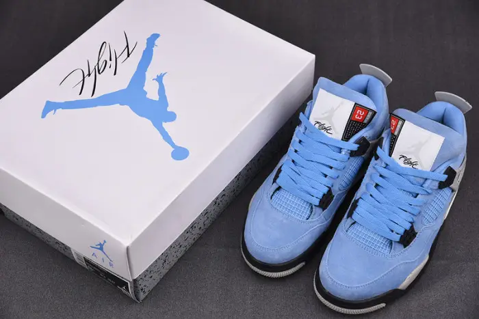 Air Jordan 4 University Blue 