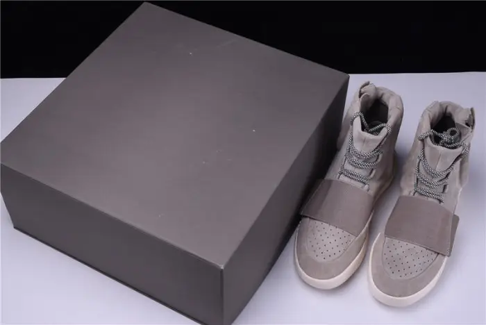 Kanye West x adidas Yeezy 750 Boost Grey ECFCA56