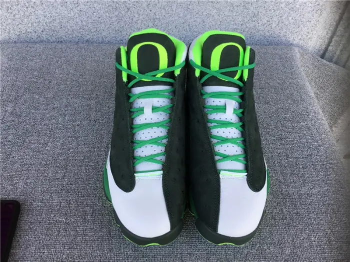 Air Jordan 13 Retro 'Oregon Ducks' PE 