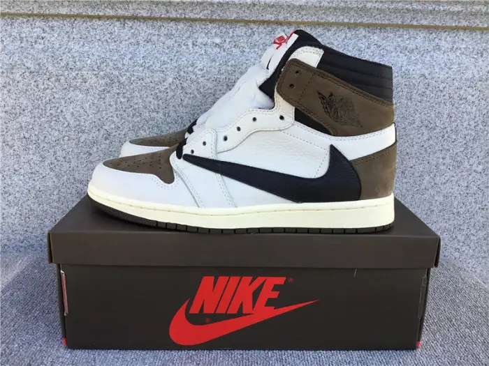 AIR JORDAN 1 RETRO HIGH TRAVIS SCOTT  DACFE5
