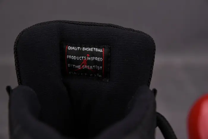 Air Jordan 11 Bred 2019 