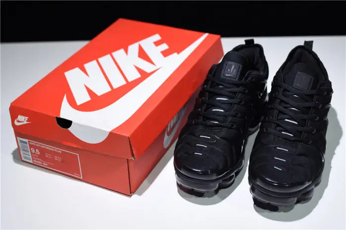 Nike Air VaporMax Plus Triple Black 