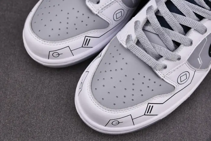 Nike SB Dunk Low Grey Dark Blue 