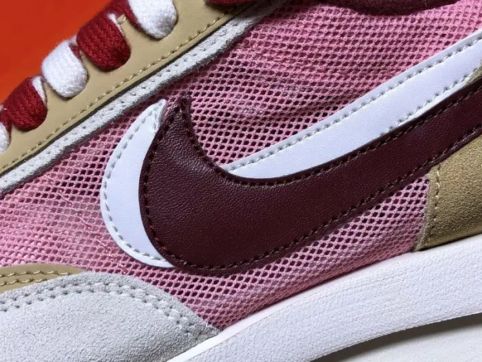 Sacai x Nike LDV Waffle pink 