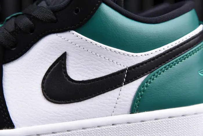 Jordan 1 Low Mystic Green 
