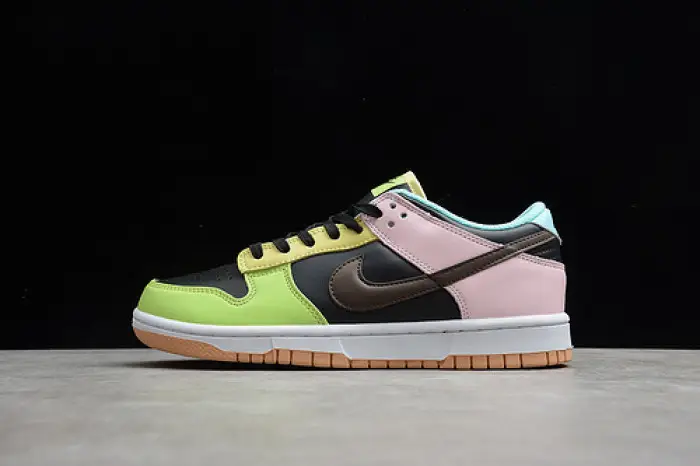 Nike Dunk Low SE “Free 99” BACB1698