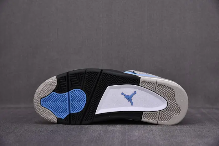 Air Jordan 4 University Blue 