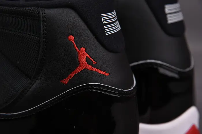 Air Jordan 11 Bred 2019 