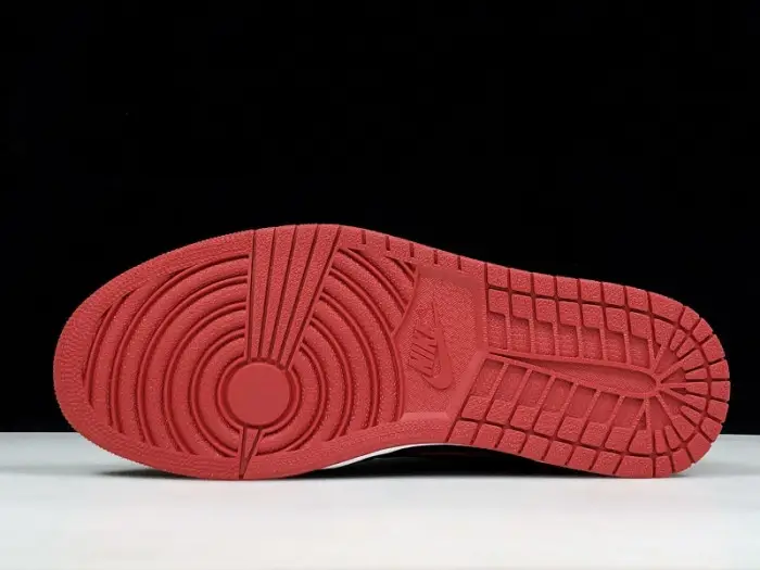 Air Jordan 1 Retro High OG 'Banned' 2016 