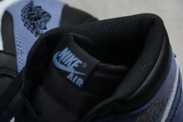AIR JORDAN 1 RETRO HIGH OG "BLUE MOON" 555088-115 