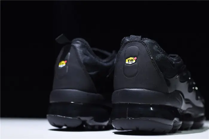 Nike Air VaporMax Plus Triple Black 
